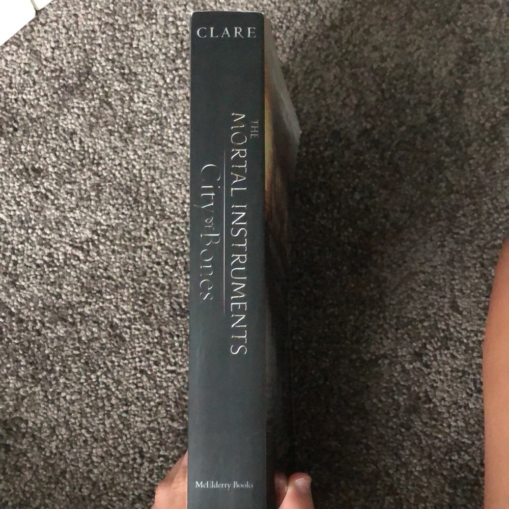 The Mortal Instruments Books 1-3 - Picture 3 of 7